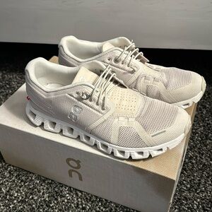 On Cloud Sneakers Cloud 5